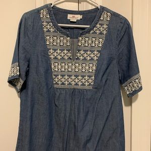 Vineyard Vines chambray blouse